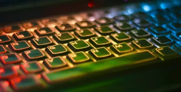 Clavier rétroéclairé pour poste de travail géré en infogérance PME